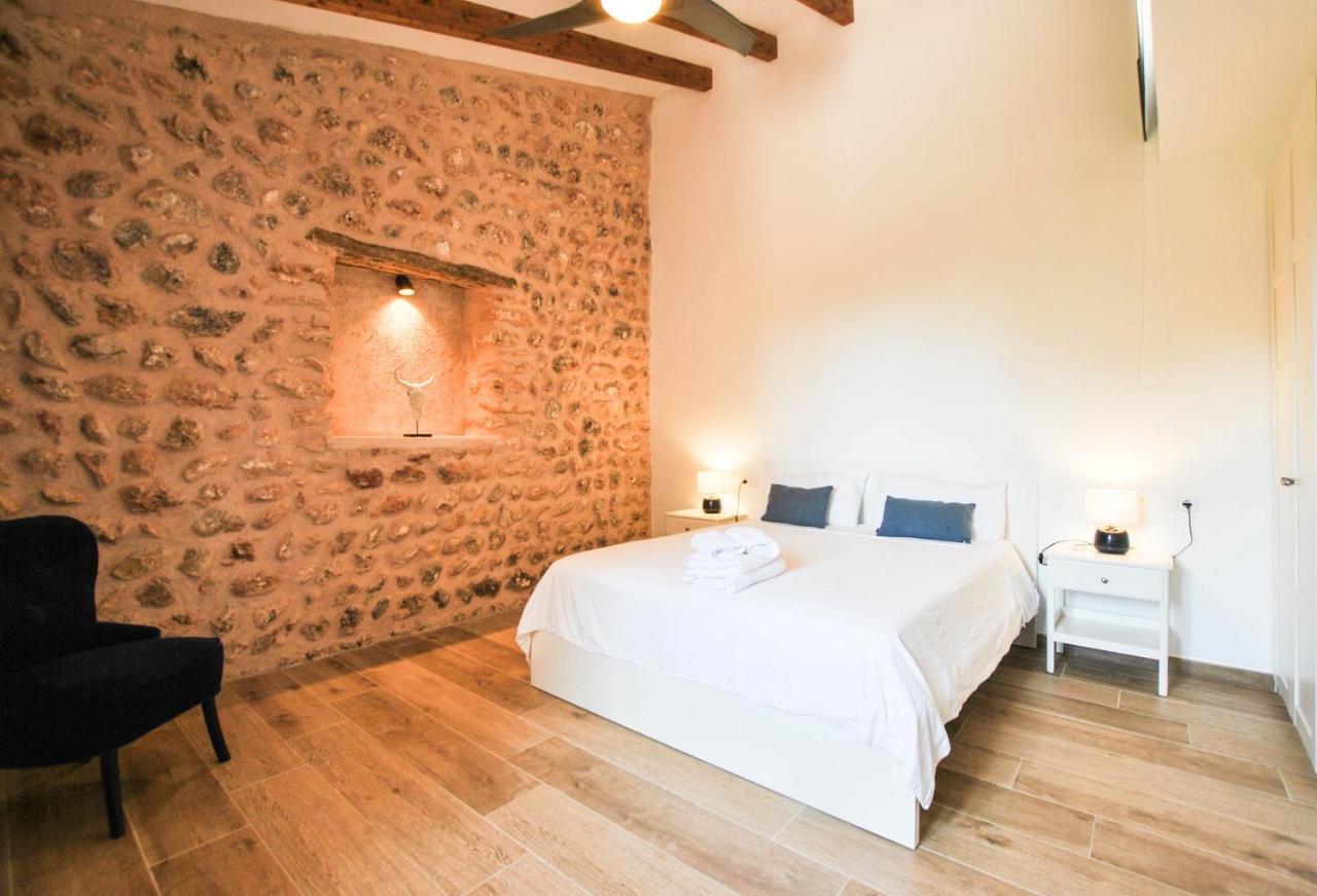 Villa 7xemeneies Santa Maria del Cami (Mallorca)